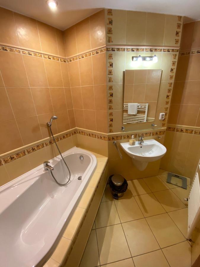 Penzion Le Monde Hotell Bardejov Eksteriør bilde