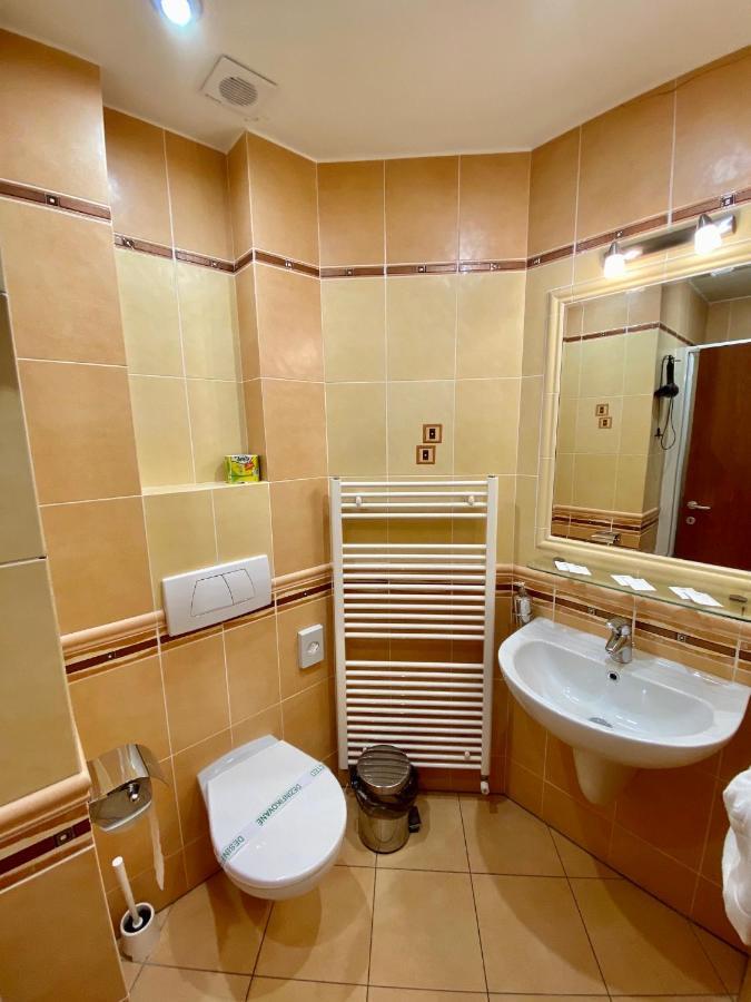 Penzion Le Monde Hotell Bardejov Eksteriør bilde
