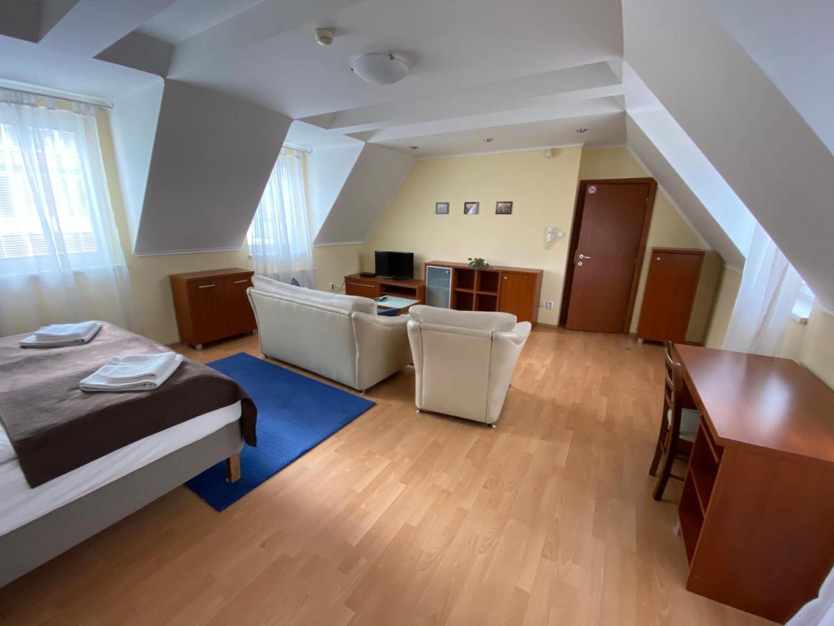 Penzion Le Monde Hotell Bardejov Eksteriør bilde